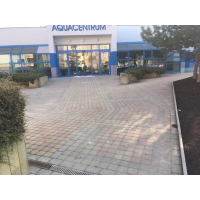 vyčištění dlažby před Aquacentrem Teplice